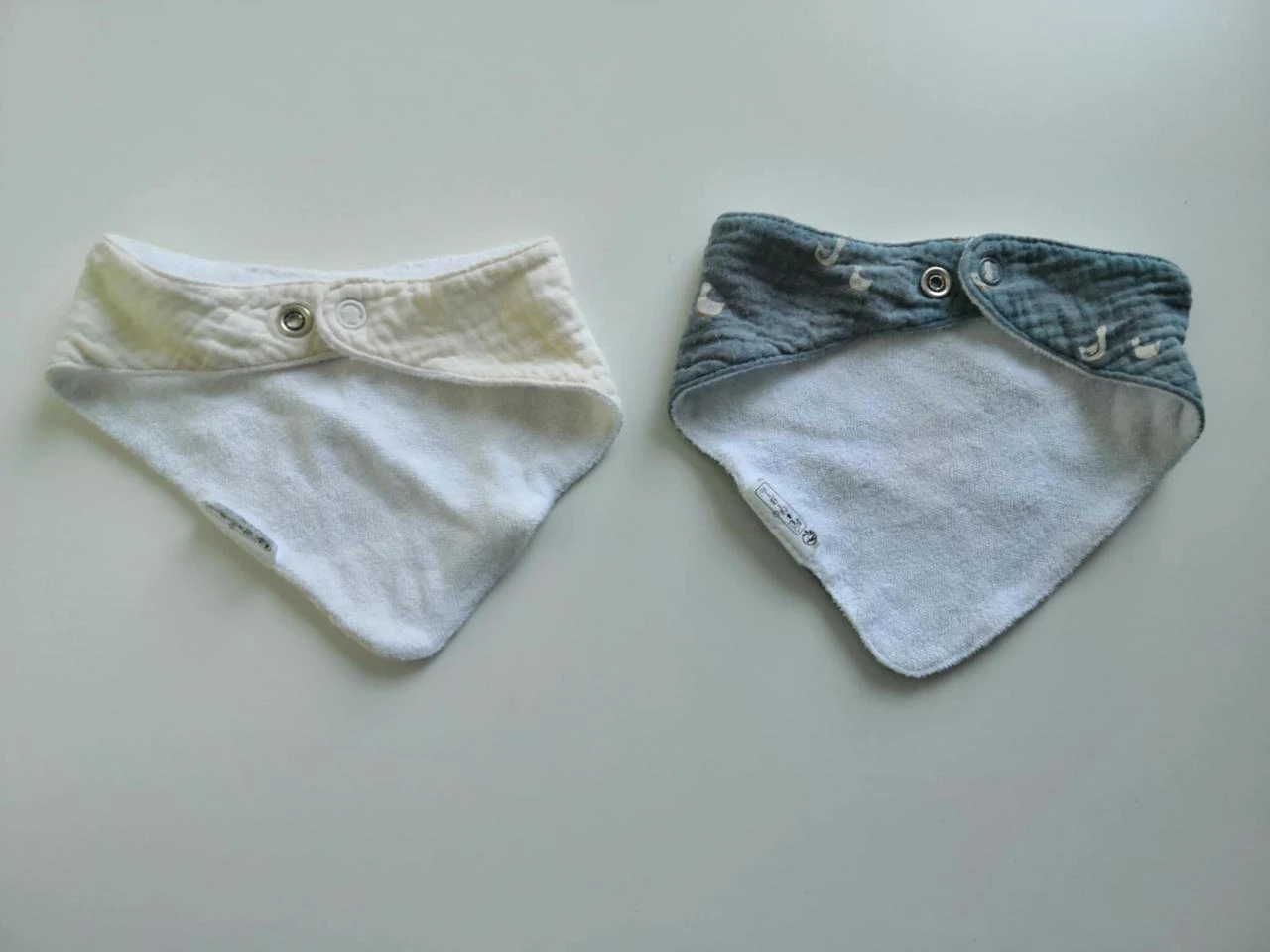 Lot de 2 bavoirs bandana Kiabi – photo 2